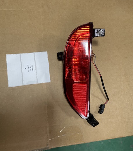 چراغ مه شکن عقب راست - MVM X55
